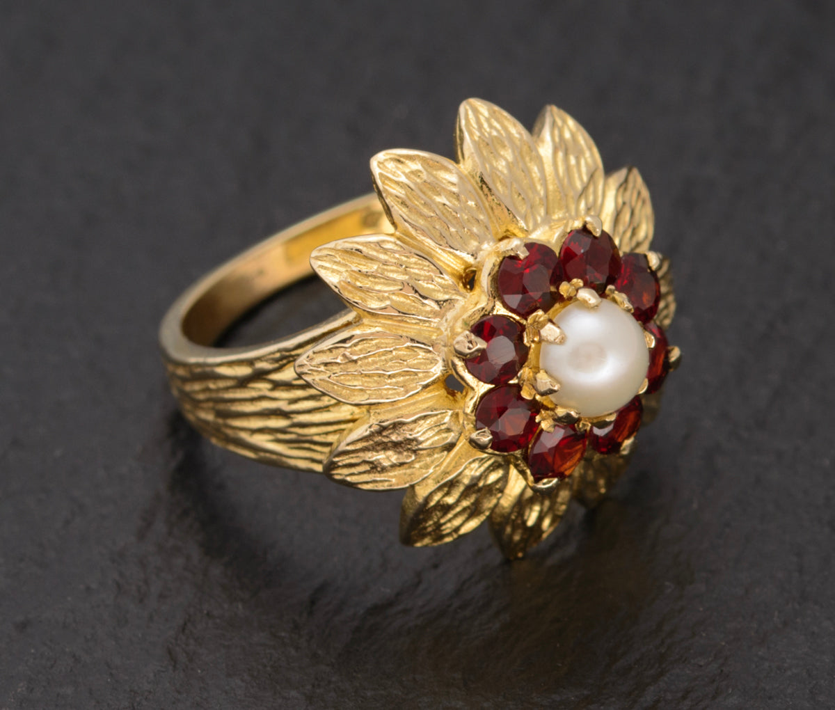 Vintage 9ct Gold Cocktail Ring 1970's Retro With Garnet & Cultured Pearl (A1536)