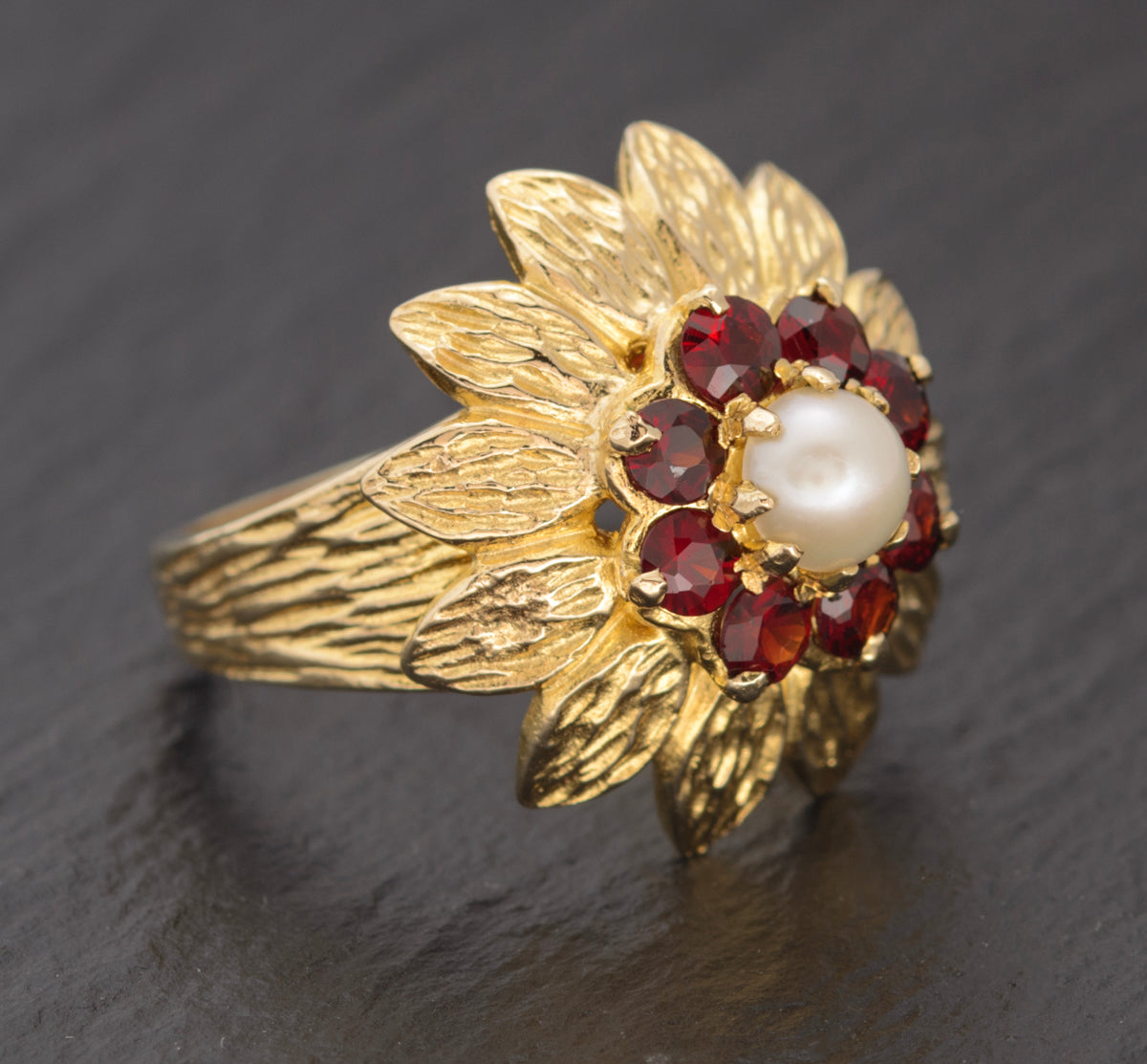 Vintage 9ct Gold Cocktail Ring 1970's Retro With Garnet & Cultured Pearl (A1536)