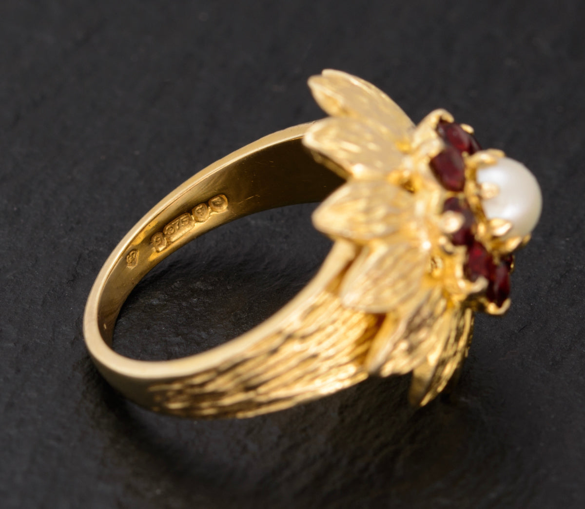 Vintage 9ct Gold Cocktail Ring 1970's Retro With Garnet & Cultured Pearl (A1536)