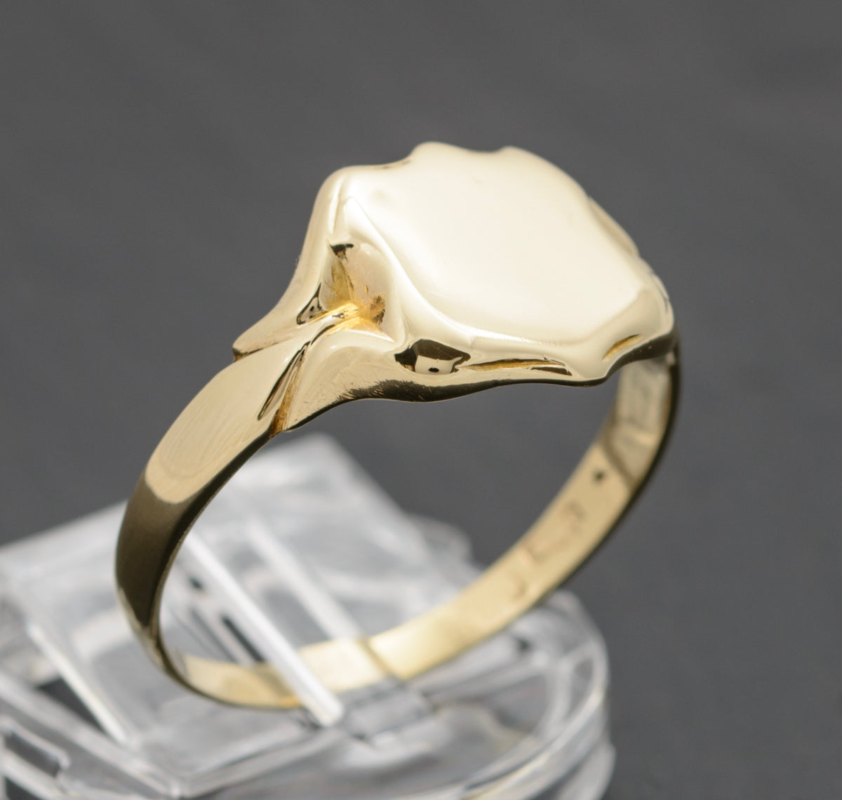 Mens vintage gold signet on sale rings