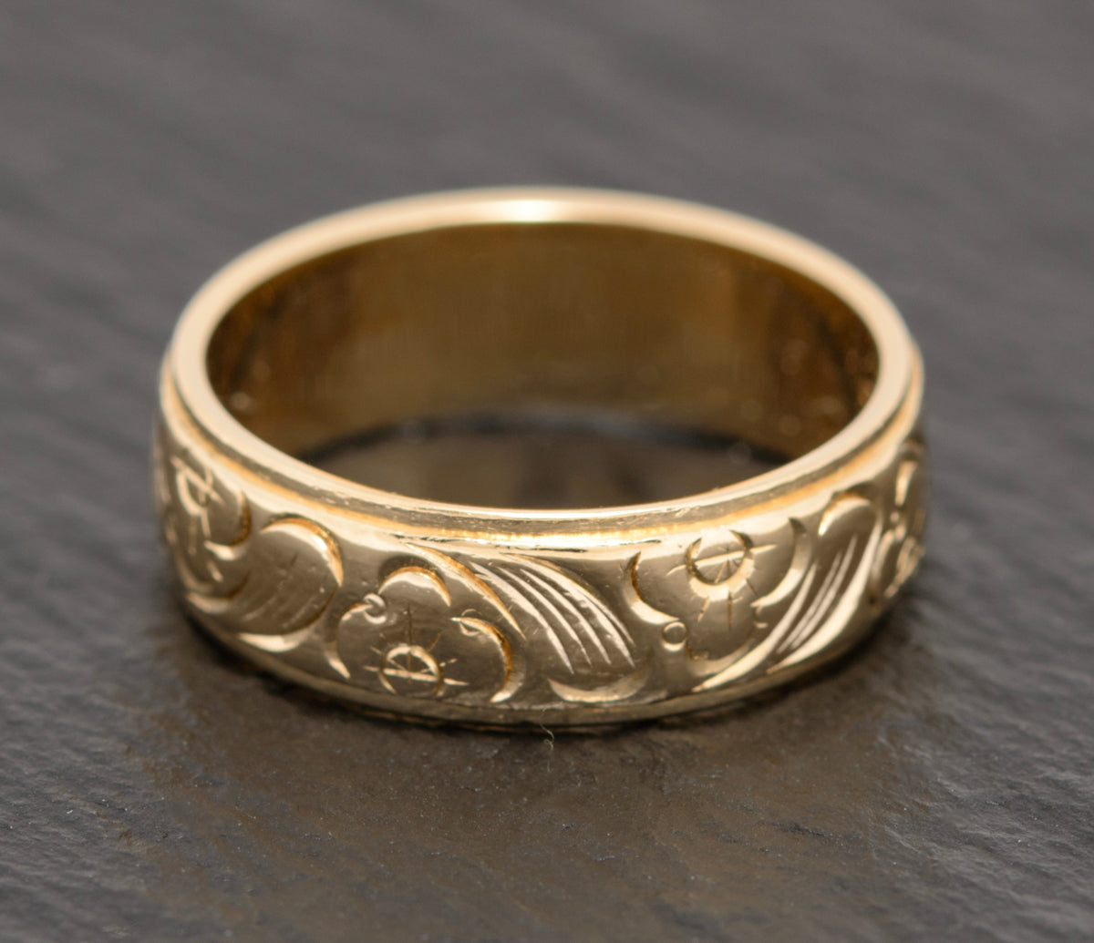 Solid gold wedding band on sale mens