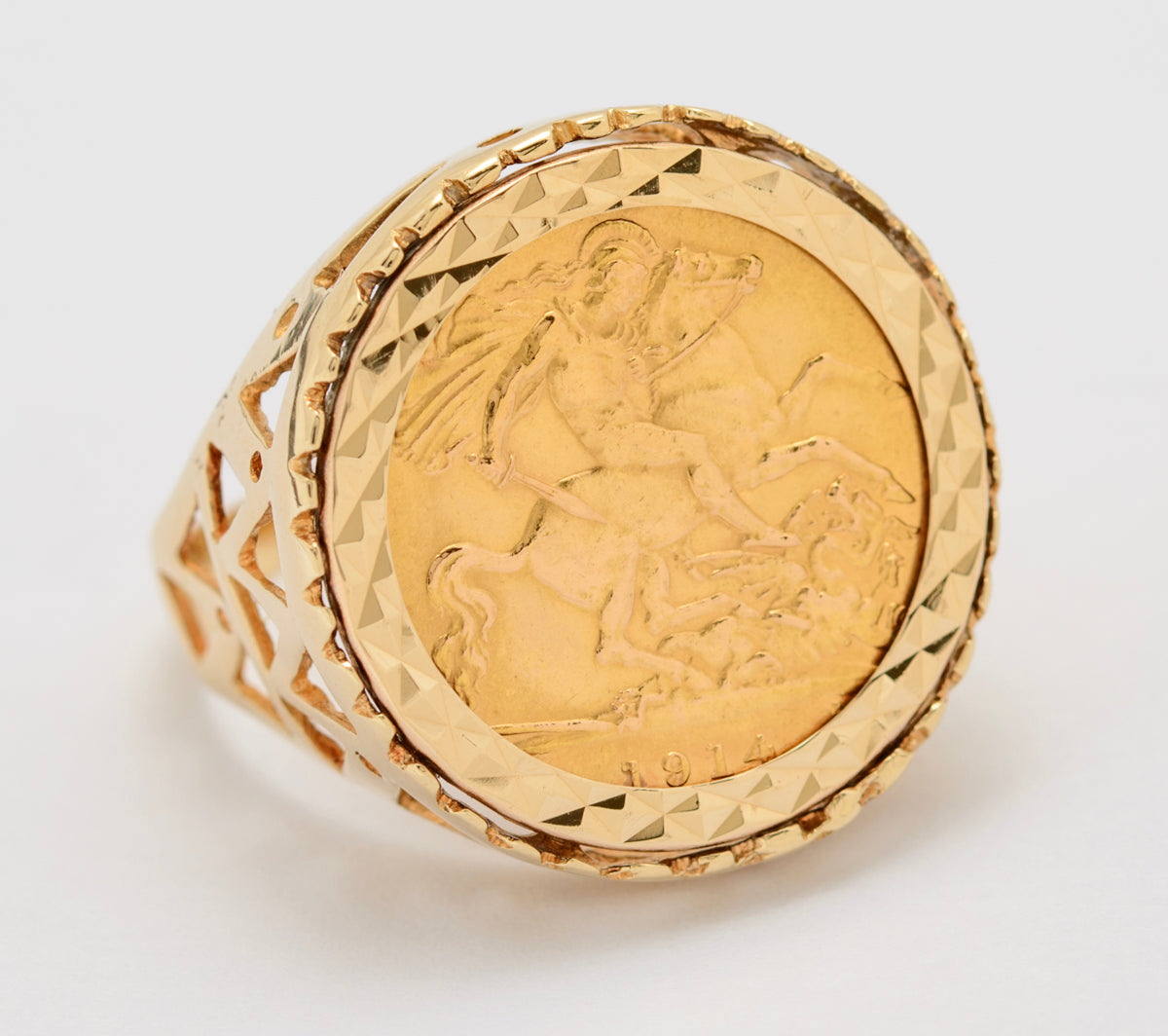 Antique 22ct Gold Half Sovereign Coin In 9ct Gold Ring Mount H'mark 1979 (A1655)