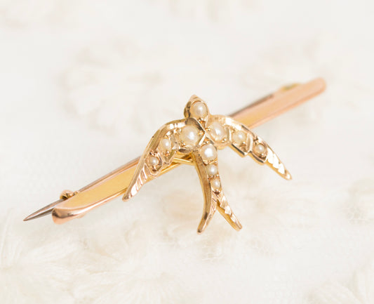 Antique Edwardian 9ct Yellow Chester Gold & Seed Pearl Swallow Bird Bar Brooch (A1966)