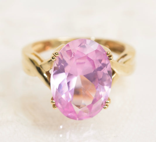 9ct Yellow Gold Dress Ring With Large 7 Carat Pink Sapphire (A1967)