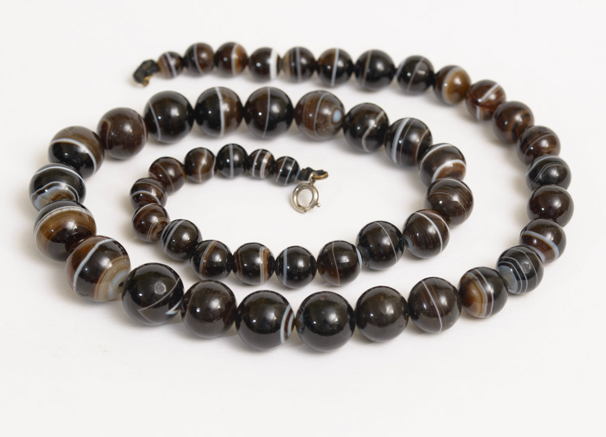 Antique Victorian Natural Graduated Banded Agate Bead Necklace c.1870 (A1981)