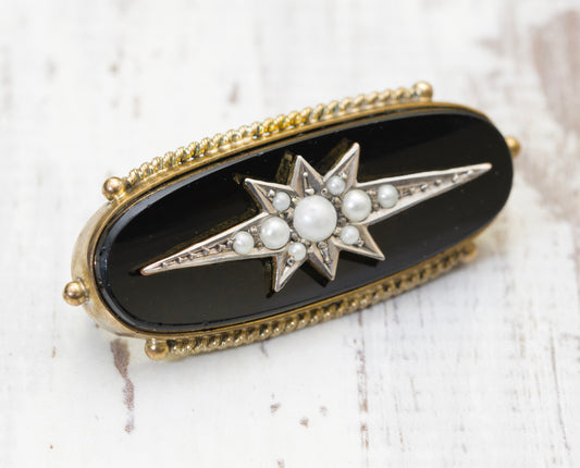 Antique Victorian Mourning Brooch/Pin In Gilt Metal Onyx & Seed Pearls (A1995)