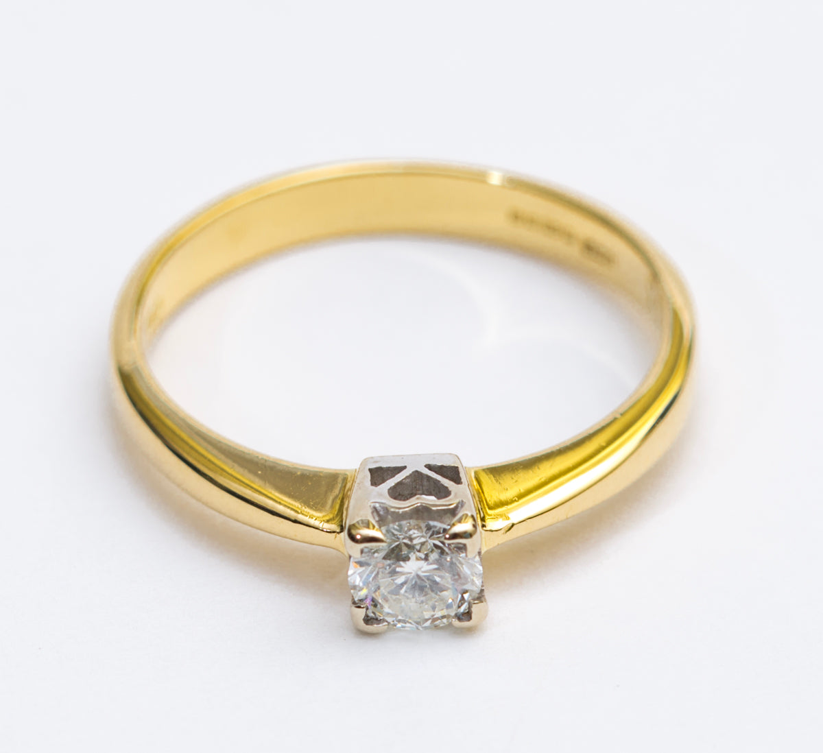 18ct Yellow Gold & Natural 1/3 carat Diamond Solitaire Engagement Ring Size N (A2025)