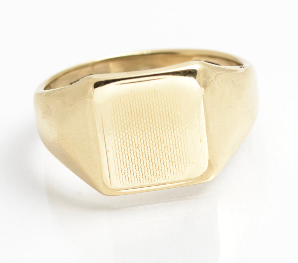 Vintage Heavy Men's 9ct Yellow Solid Gold Signet Ring 1964 Hallmark Size T1/2 (A2115)