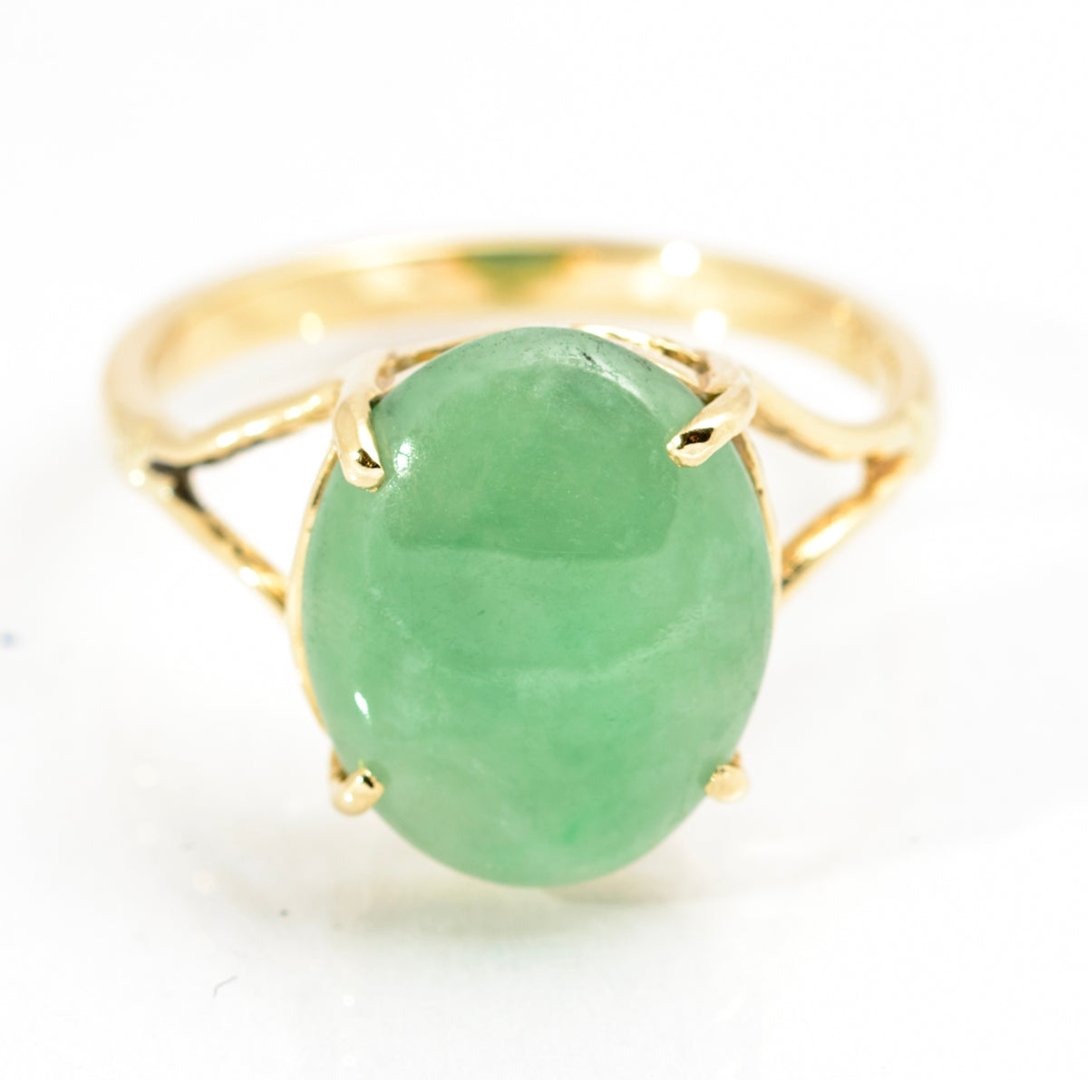 Vintage 9ct Yellow Gold & Green Jade Ring Polished Oval Cabochon Size P (A2153)