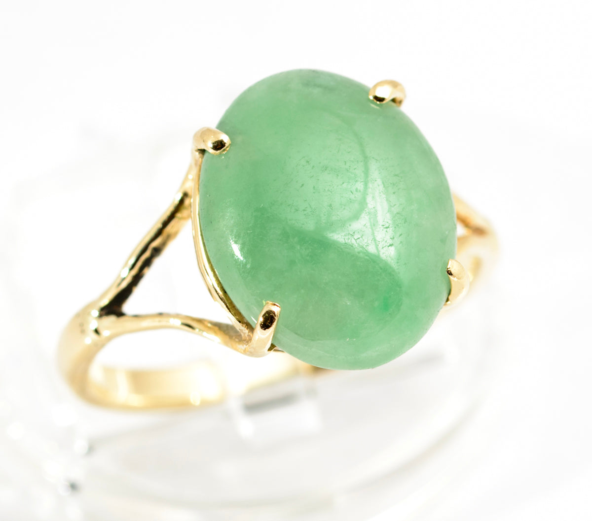 Vintage 9ct Yellow Gold & Green Jade Ring Polished Oval Cabochon Size P (A2153)