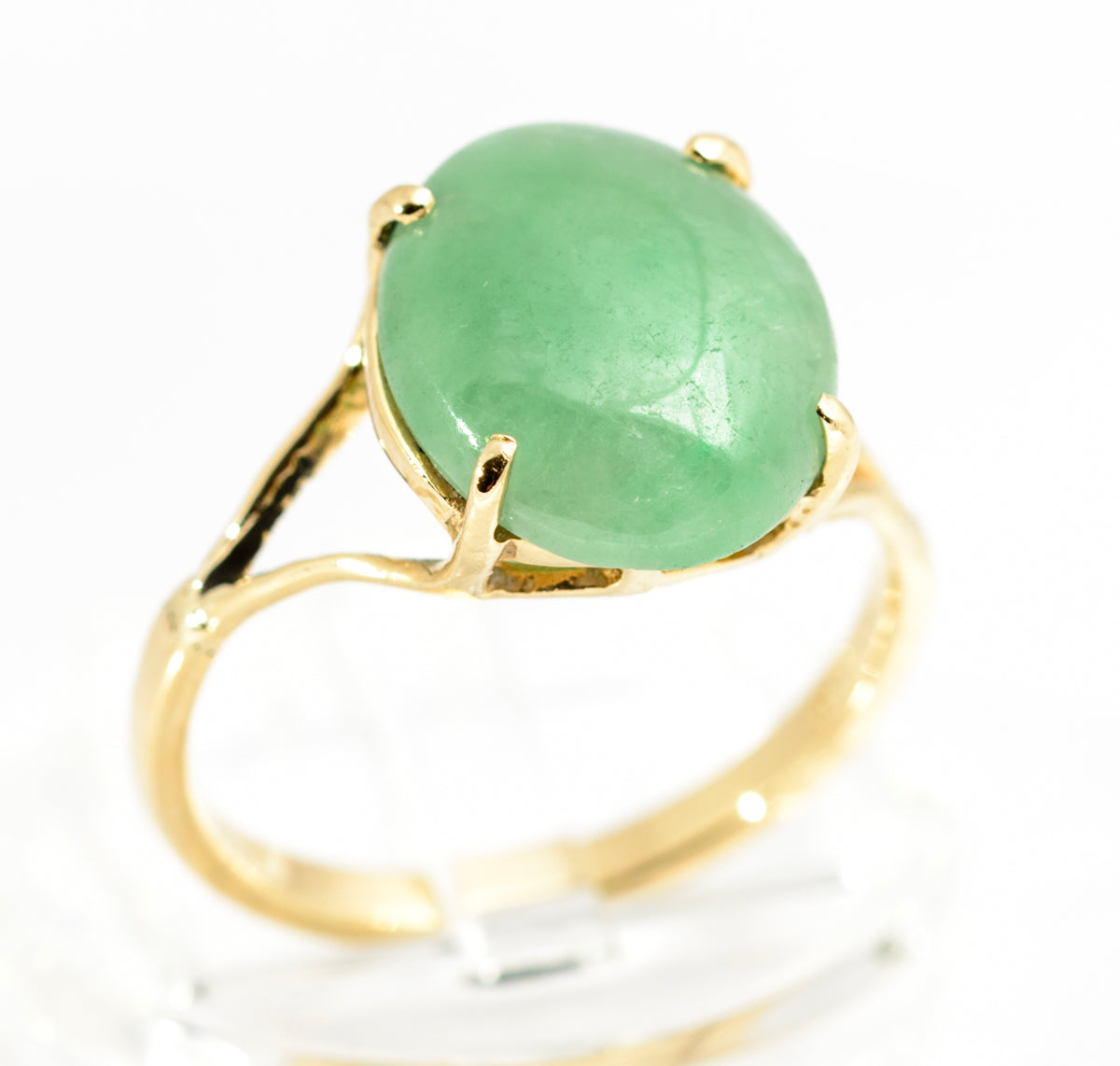 Vintage 9ct Yellow Gold & Green Jade Ring Polished Oval Cabochon Size P (A2153)