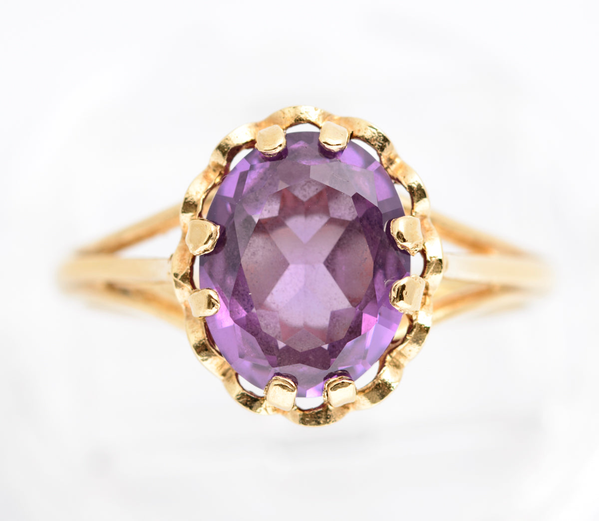 Vintage 9ct Yellow Gold Ring With 4 Carat Colour Change Sapphire (B2175)