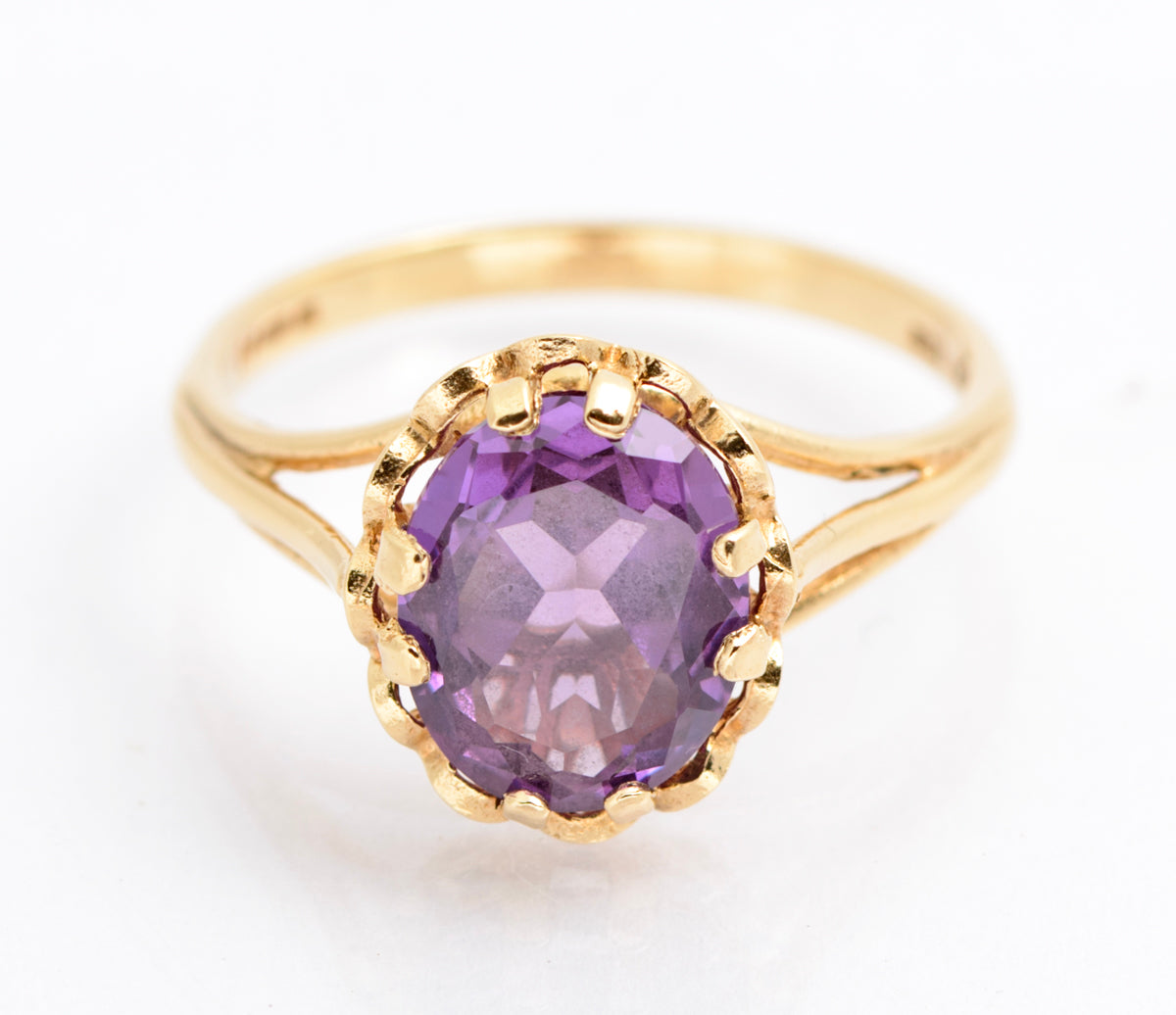 Vintage 9ct Yellow Gold Ring With 4 Carat Colour Change Sapphire (B2175)