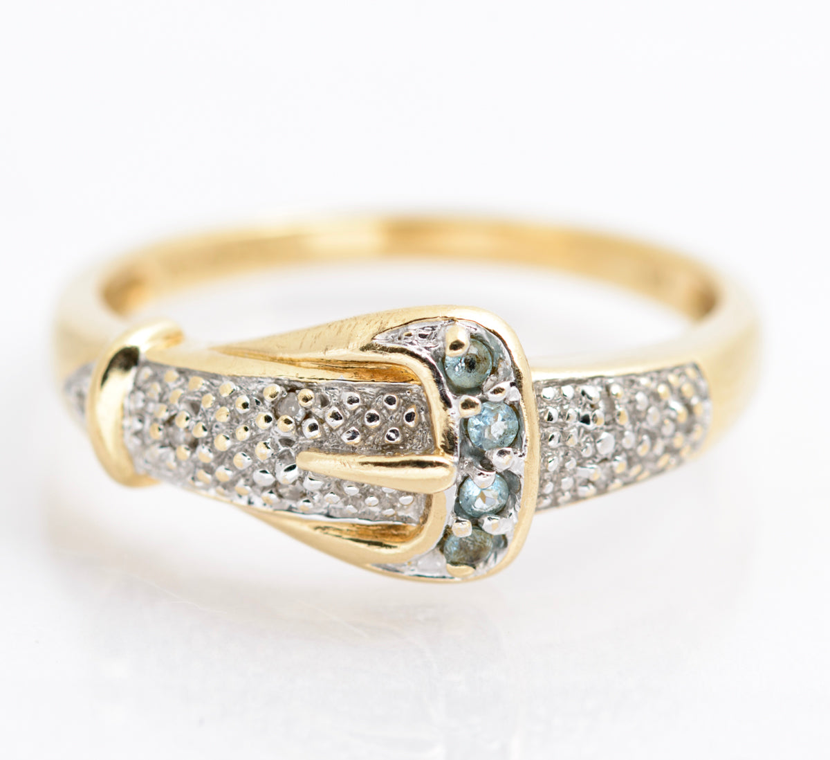 9ct Yellow Gold Blue Topaz & Diamond Buckle Ring Pave Detail Sheffield Hallmark (B2176)