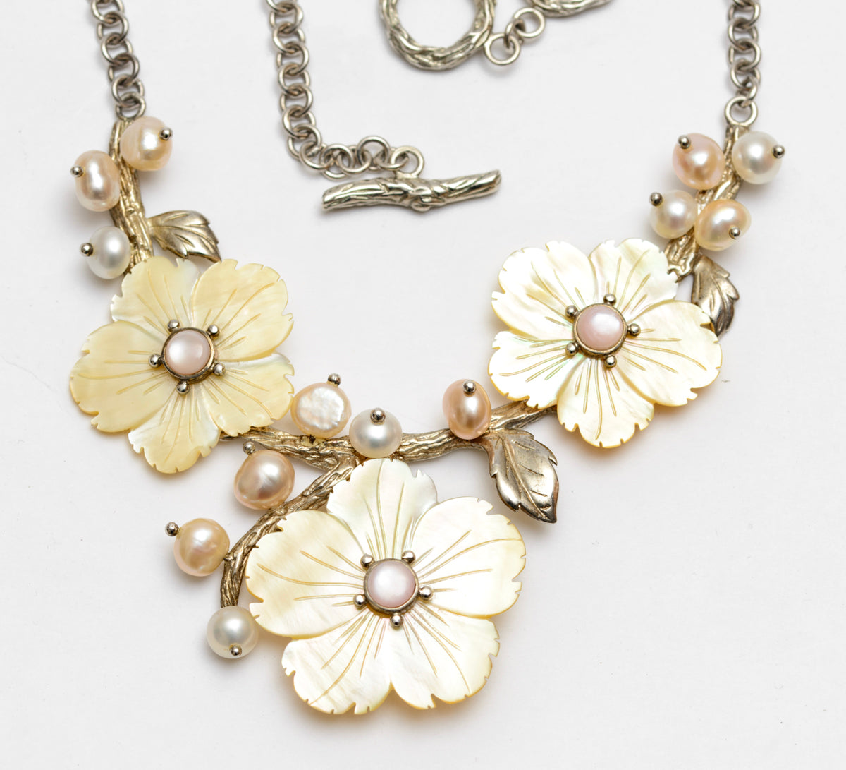 925 Sterling Silver, Mother of Pearl & Cultured Pearl Statement Flower Necklace (B2177)