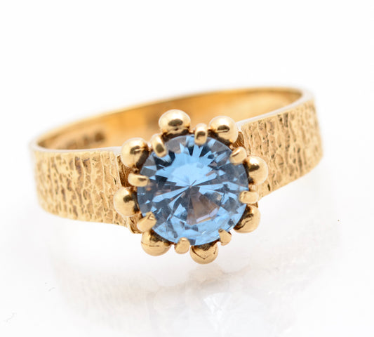 Vintage 9ct Yellow Gold 1970's Retro Ring With Ice Blue Spinel Gemstone (B2178)