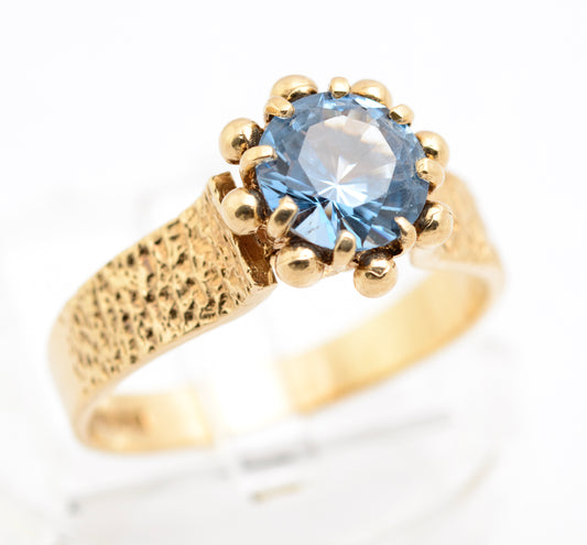 Vintage 9ct Yellow Gold 1970's Retro Ring With Ice Blue Spinel Gemstone (B2178)