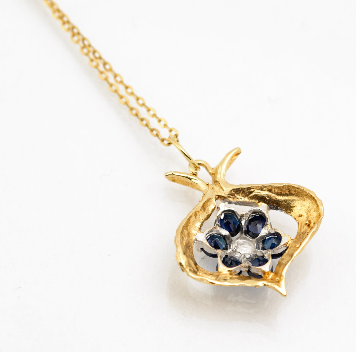 Vintage 9ct Yellow Gold Pendant & Chain Necklace - Natural Sapphires & Diamond (B2185)