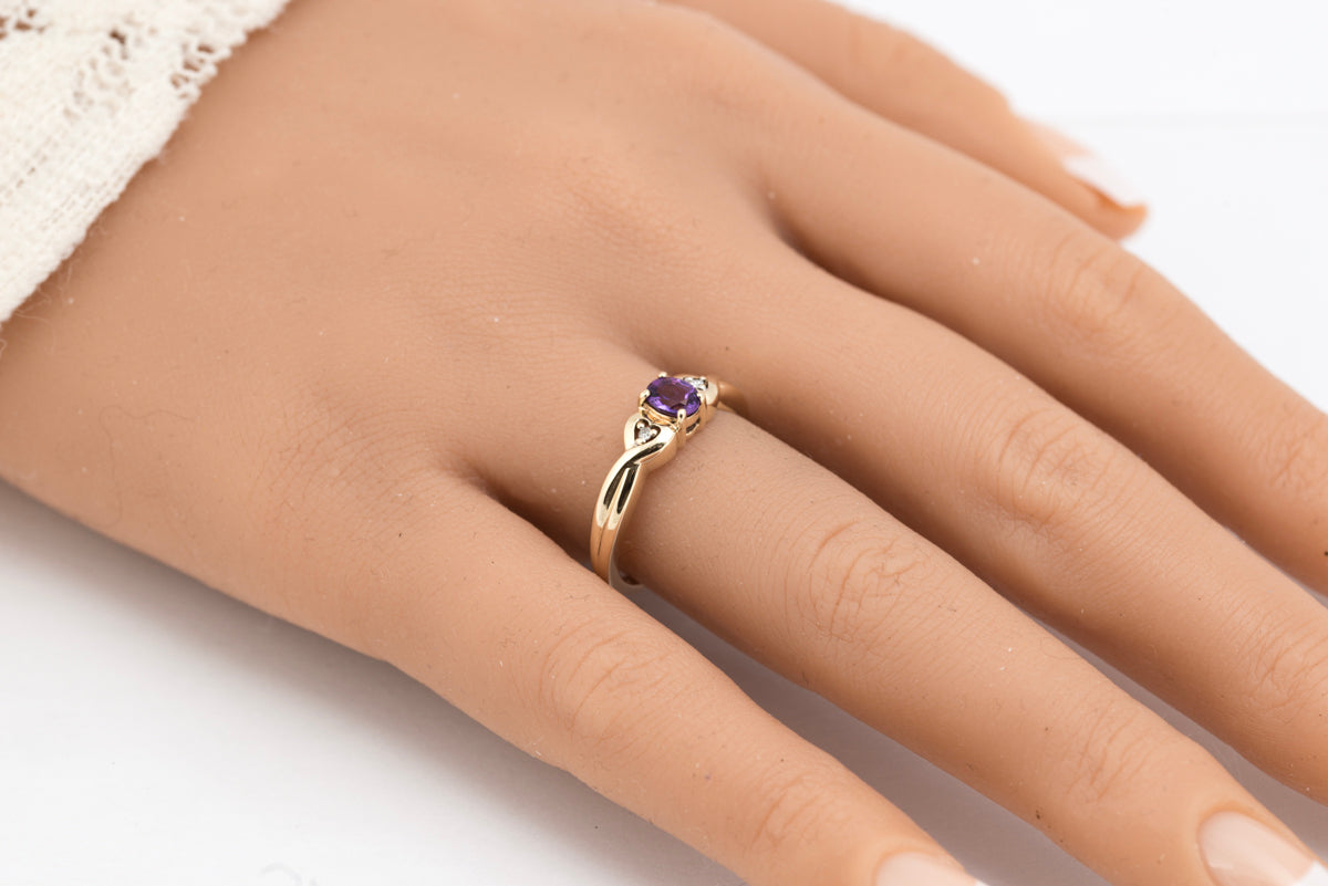 Elegant 9ct Yellow Gold Ladies Natural Amethyst & Diamond Ring Vintage 1990's (B2214)