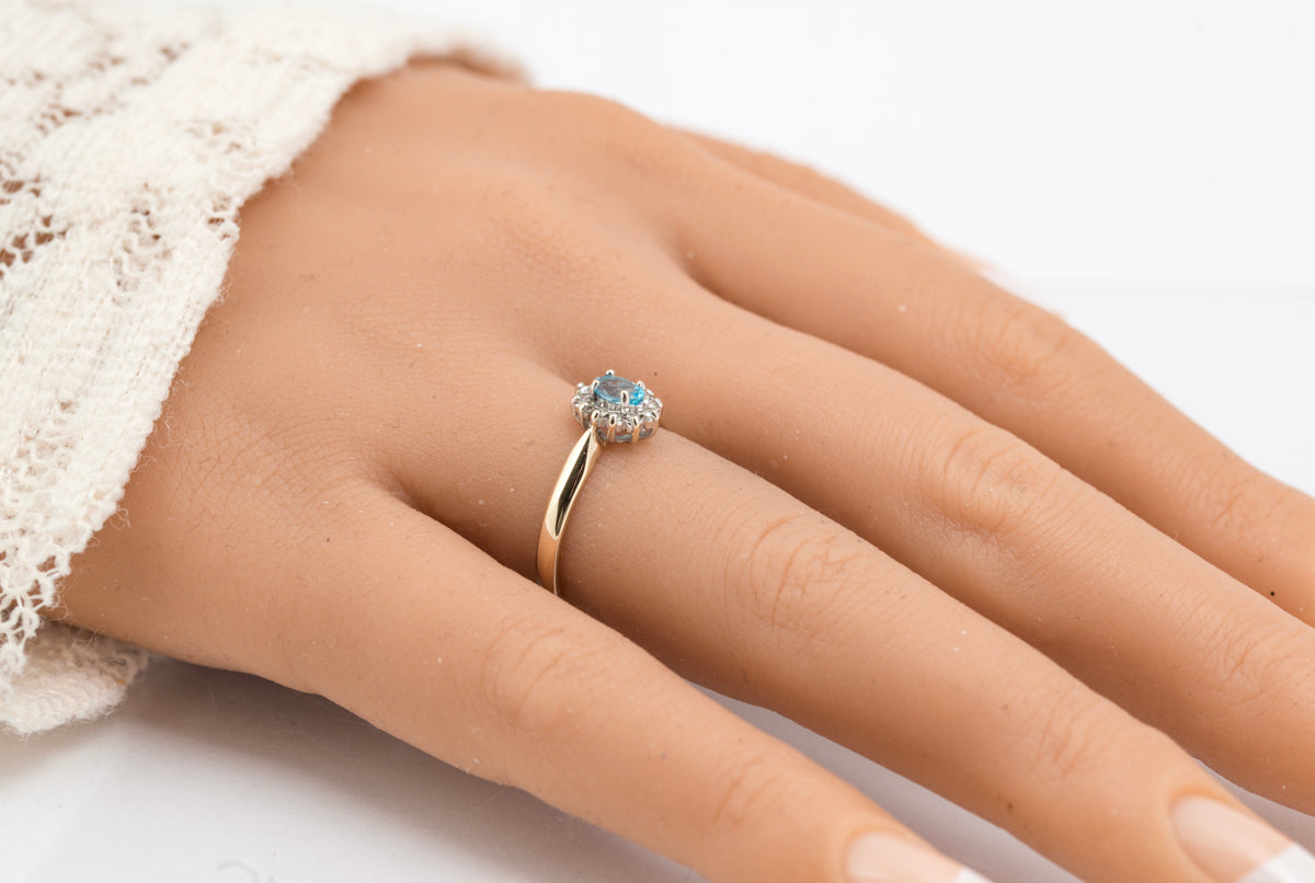 Pretty 9ct Yellow Gold Ladies Ring - Natural Blue Topaz Gemstone & Diamond Halo (B2216)