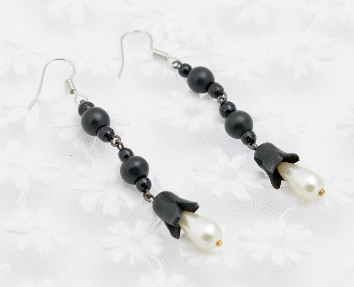 Pair Antique Mourning Earrings c.1900 Ebonised Bog Oak, French Jet & Faux Pearl (B2249)