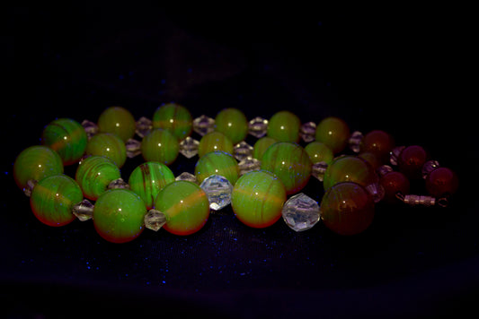 Vintage Art Deco Uranium / Vaseline Glass Red Bead Necklace Early 20th Century (B2263)