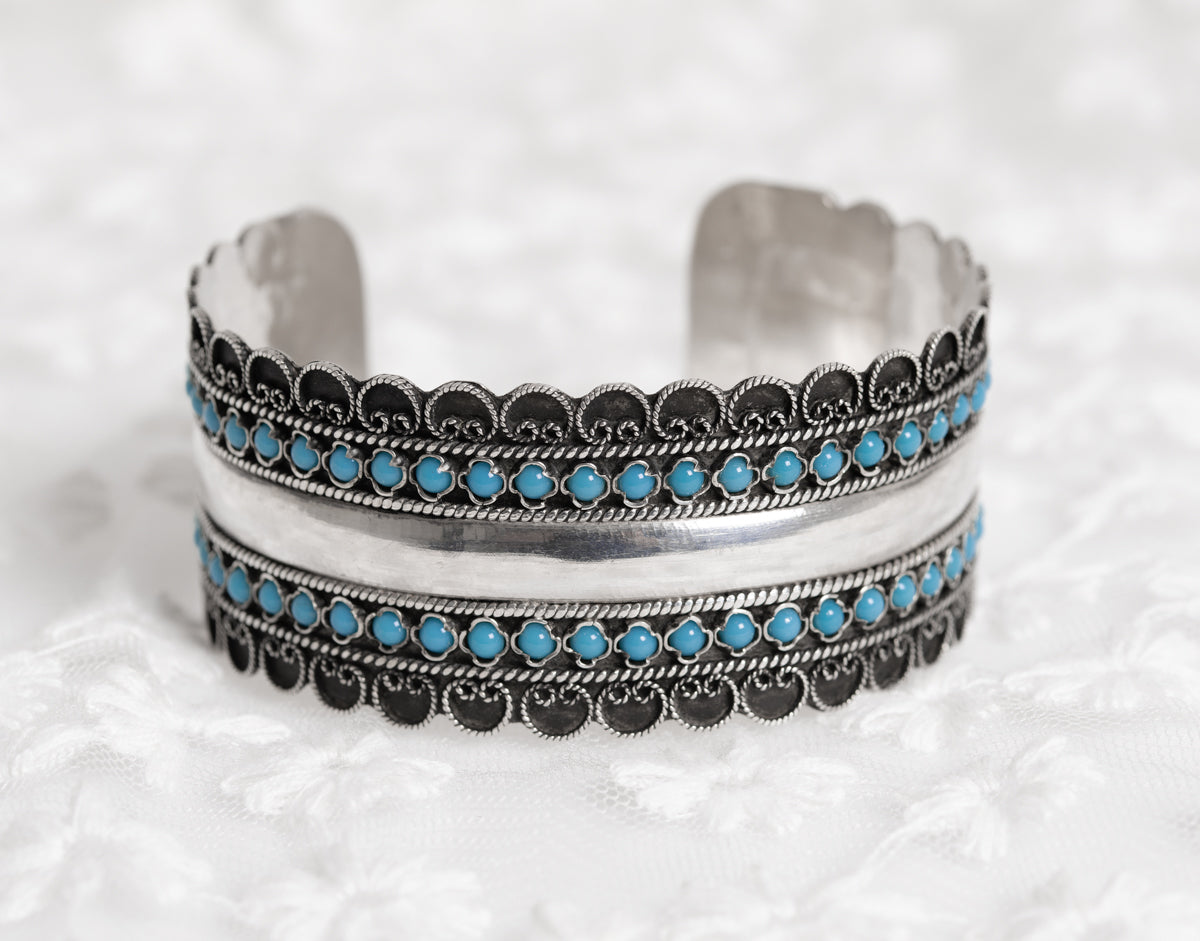 Vintage Indian/Eastern Pure Silver & Turquoise Cabochon Bangle